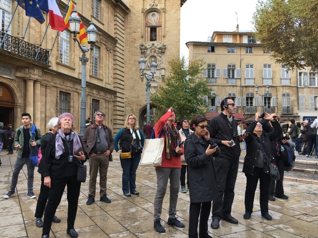 Audience Uses Two-Way Tour Guide System